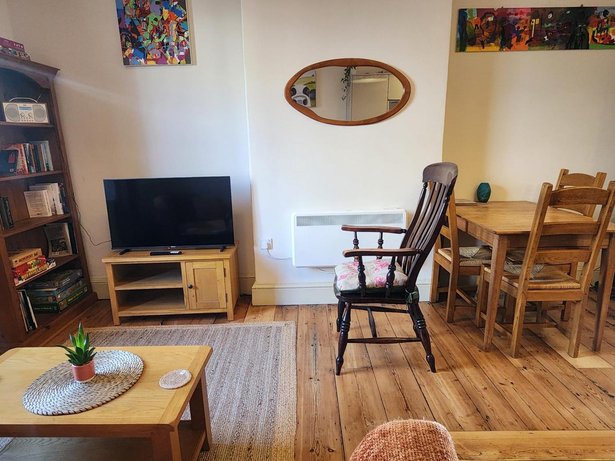 Central Gloucester Self-Catering Flat - A Hidden Gem Exterior foto